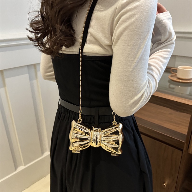 حقيبة كلاتش صغيرة معدنية ذهبية - مراجعة Clutch Bag Evening وسعره