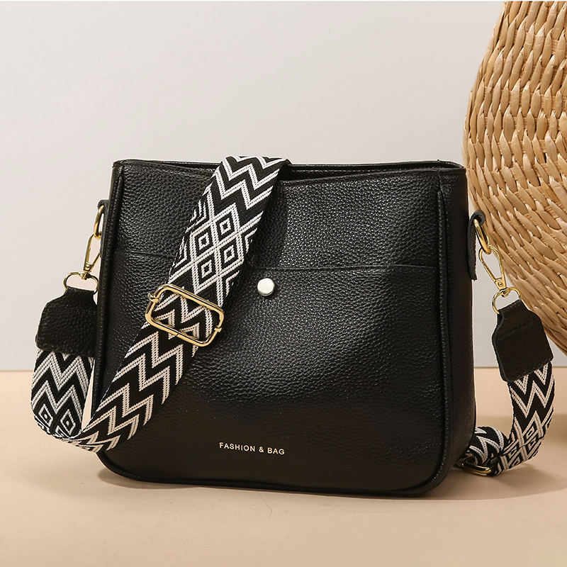 حقيبة كتف ماركة جلد البقر 100% - مراجعة Women'S Bags Jacquemus وسعره