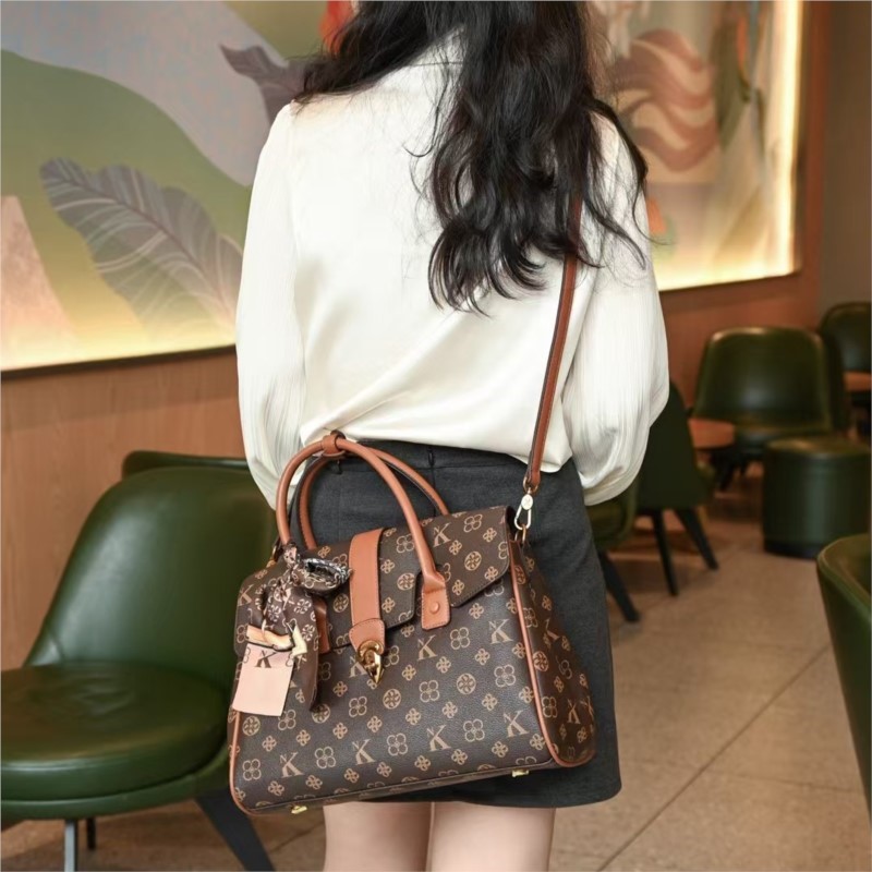 حقيبة نسائية ماركة فاخرة خفيفة - مراجعة Women Bags On Sale وسعره