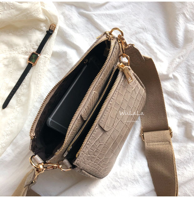 حقيبة كتف نسائية بطبعة جلد الت - مراجعة Women'S Bags Jacquemus وسعره