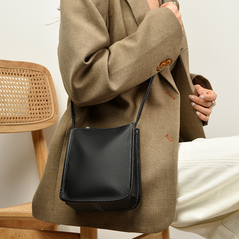 حقيبة يد نسائية من الجلد الطبي - مراجعة Women'S Bags Jacquemus وسعره