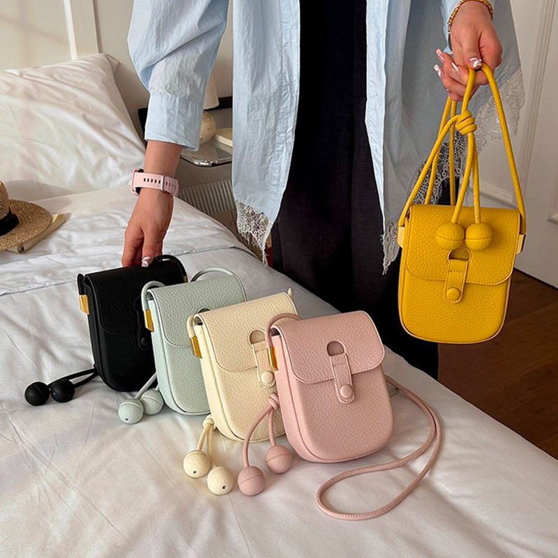 حقيبة كتف صغيرة فاخرة باللون ا - مراجعة Women Bags Luxury Brands وسعره