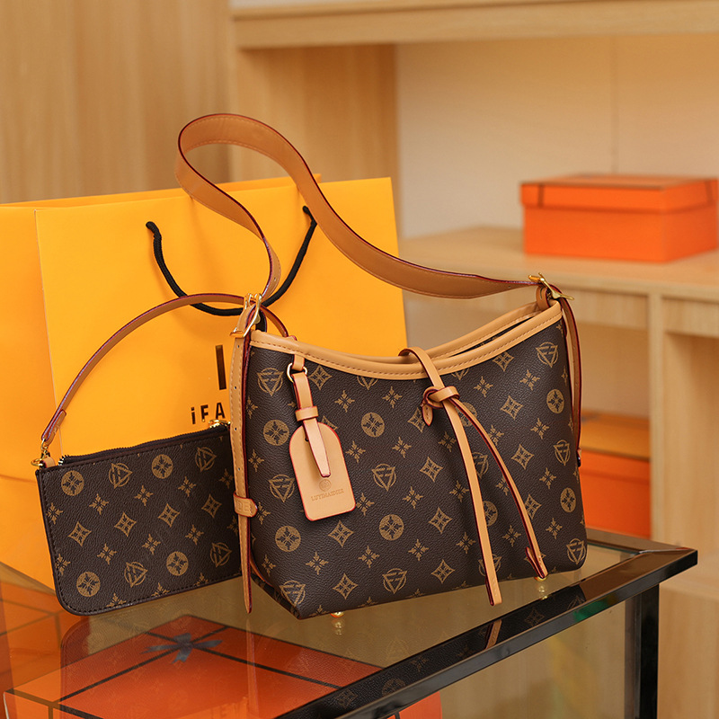 حقيبة يد جلدية فاخرة كلاسيكية  - مراجعة Women'S Bags Jacquemus وسعره
